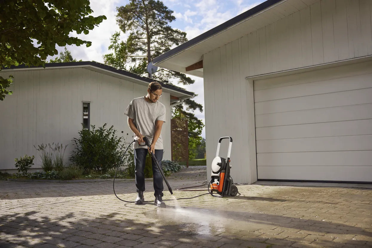 Husqvarna PW240 Pressure Washer