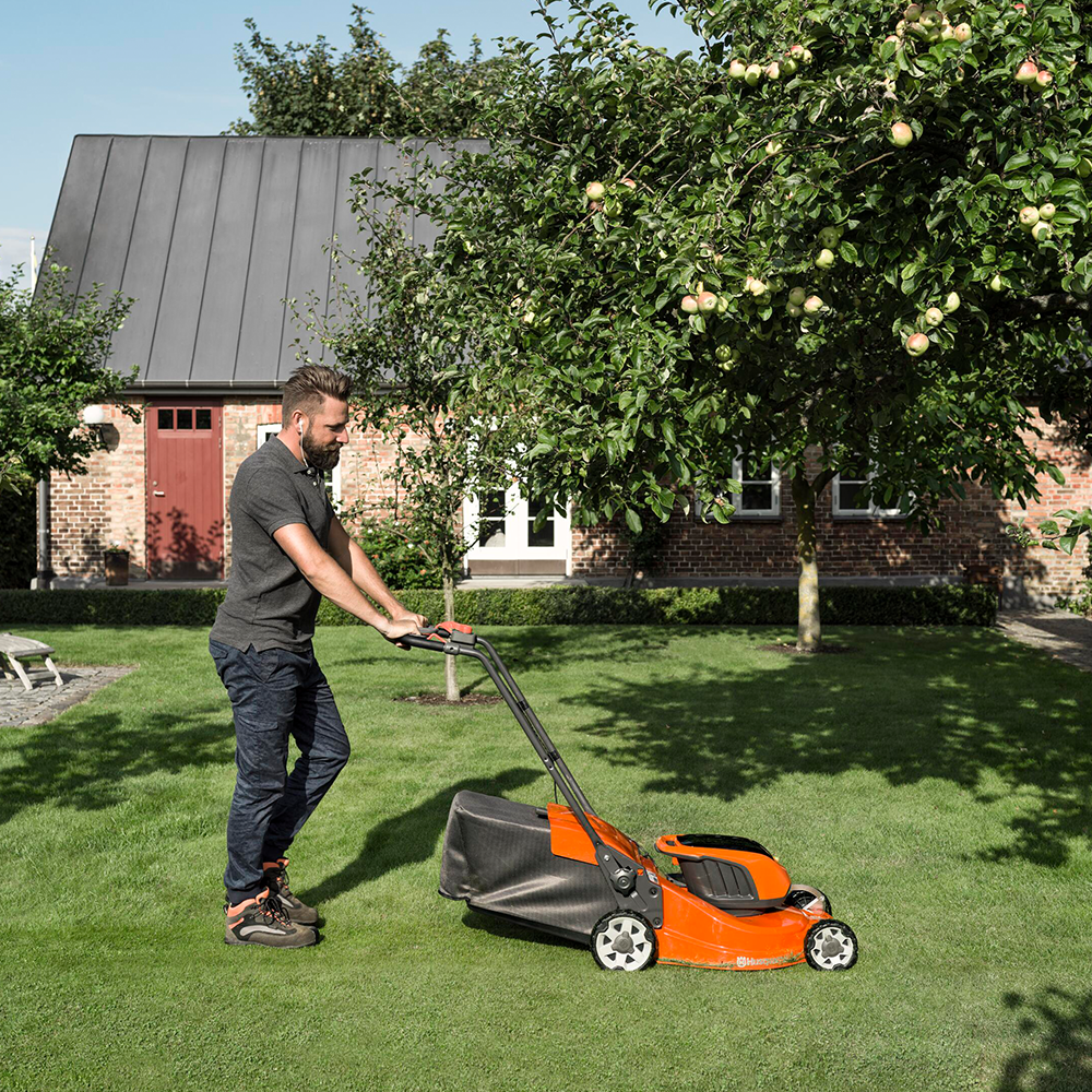LC247i Battery Lawn mower