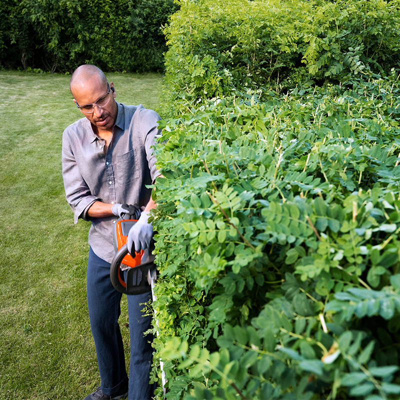 Husqvarna 215iHD45 Battery Hedge Trimmer